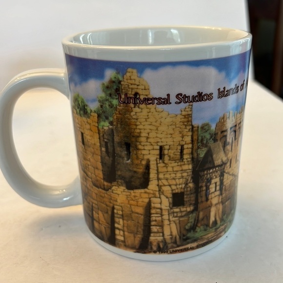 Universal Studios islands of adventure coffee mug - Picture 1 of 5